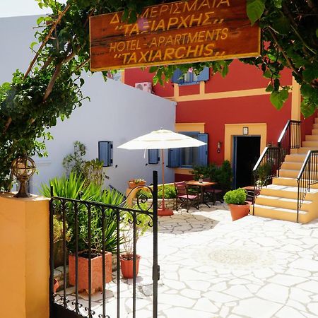 Aparthotel Taxiarchis Symi Exterior foto