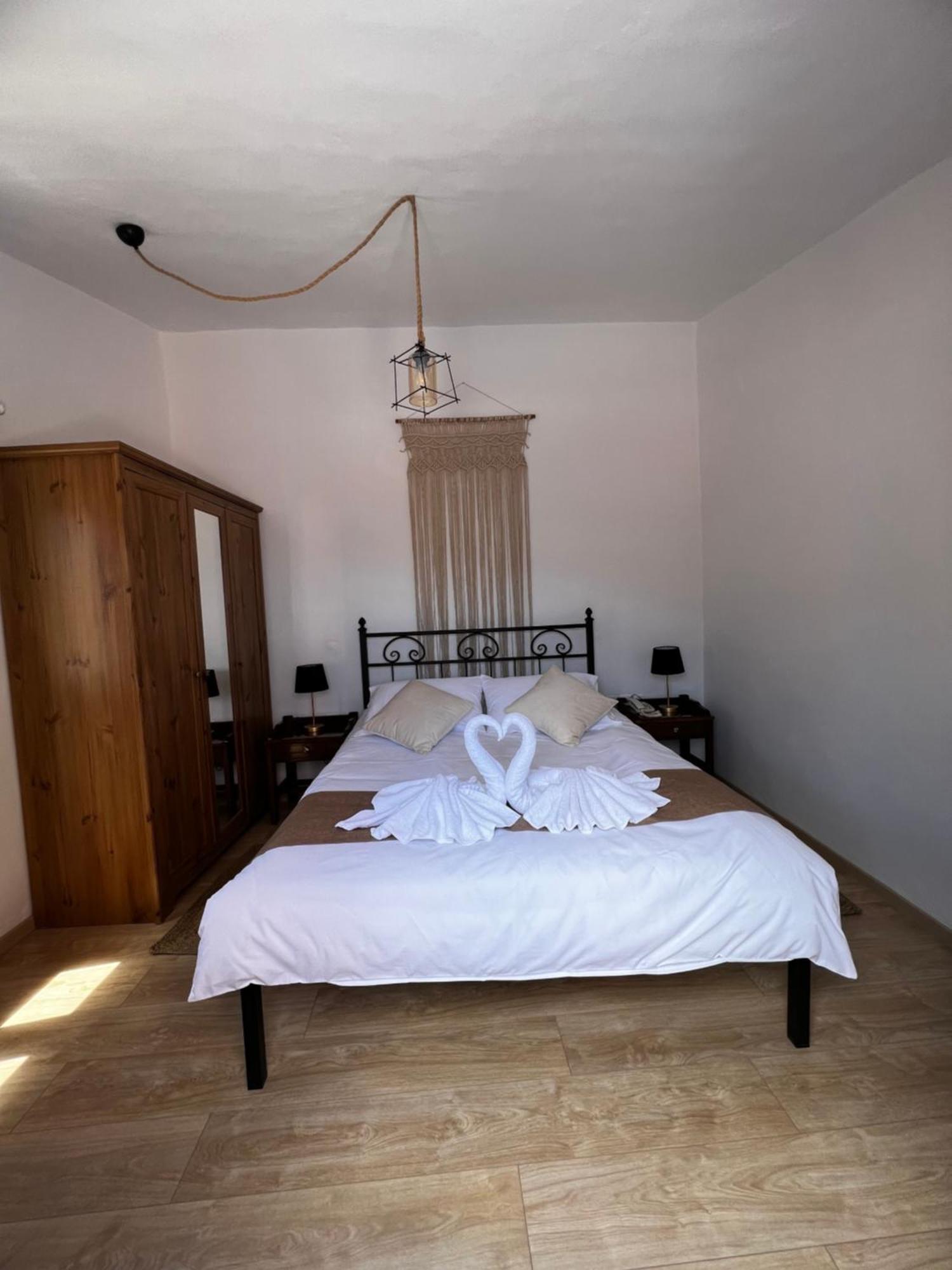Aparthotel Taxiarchis Symi Exterior foto