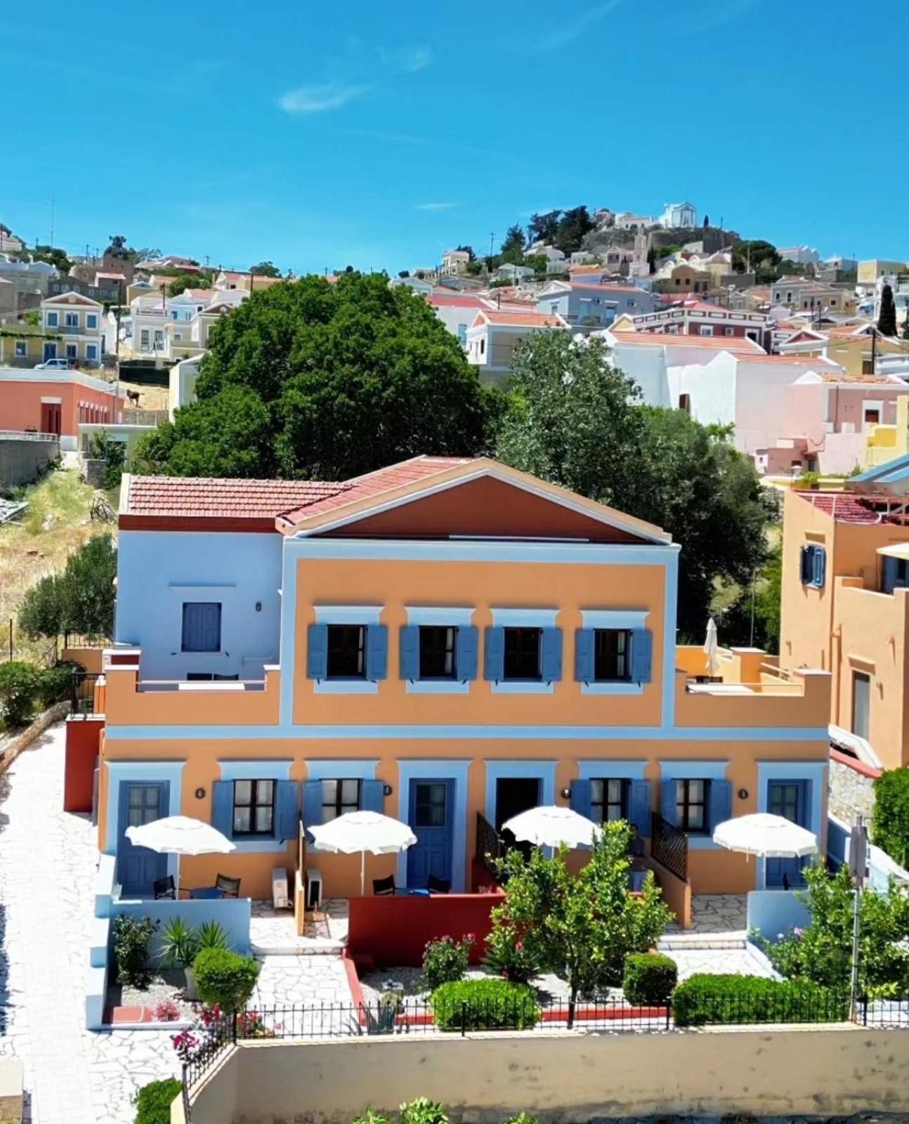 Aparthotel Taxiarchis Symi Exterior foto