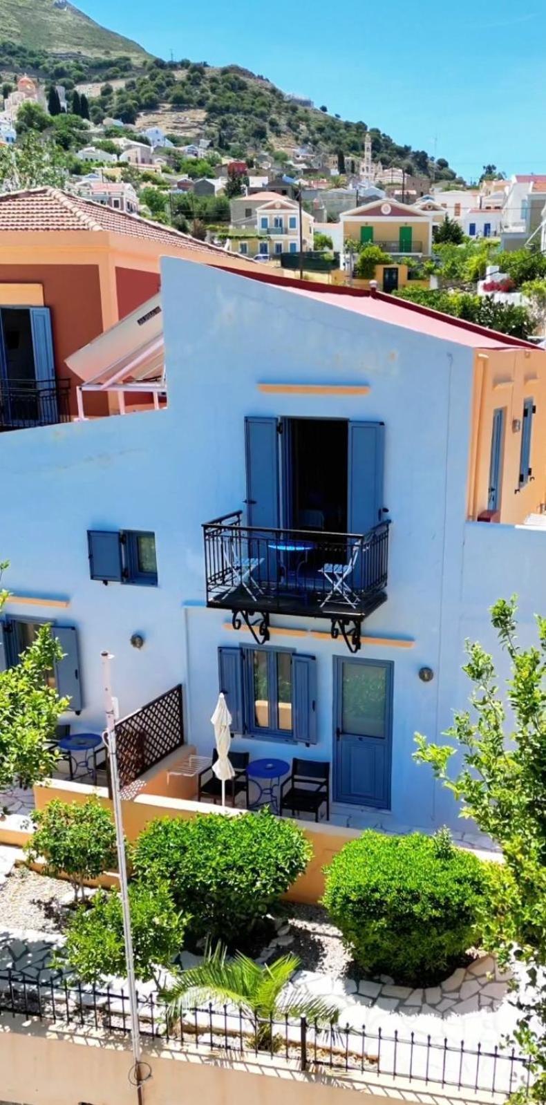 Aparthotel Taxiarchis Symi Exterior foto